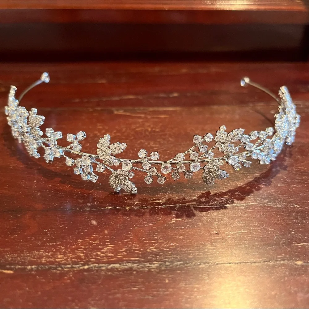 Lucky Collections Rhinestone Headband - Picture 5 of 5